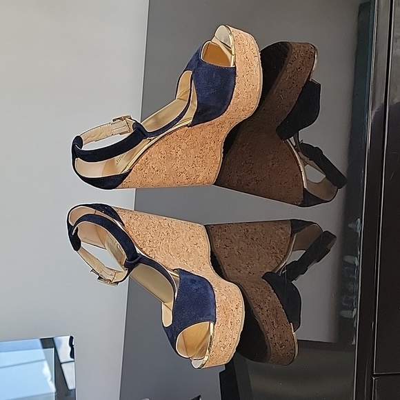 Jimmy Choo Blue Suede T Strap wedges 38.5 - Picture 7 of 7